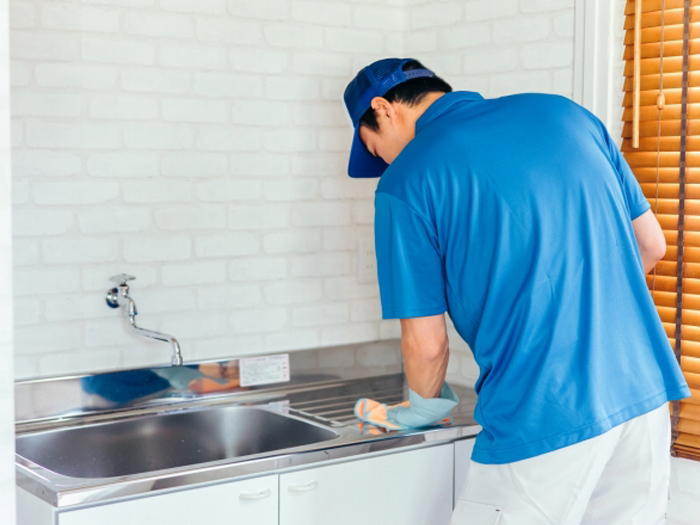 気になる汚れを丁寧にクリーニングします